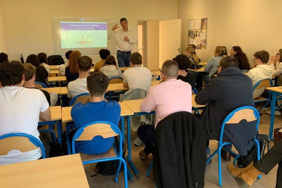 Intervention d'un professionnel devant des étudiants du Sup' Saint Jean & la Croix